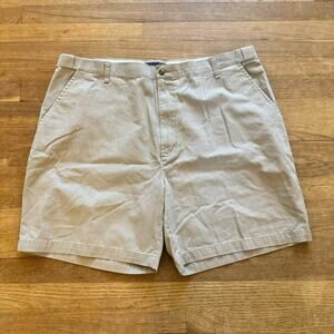 Croft & Barrow khaki golf casual shorts size 42
 b27